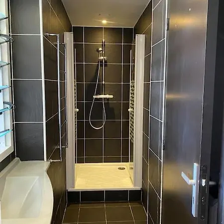 Les Pieds Dans L Eau *