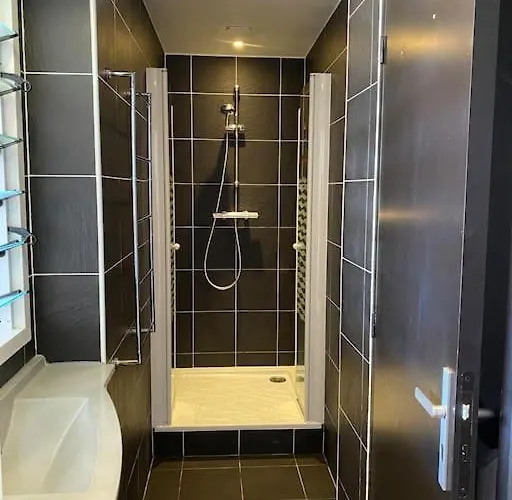 Les Pieds Dans L Eau *